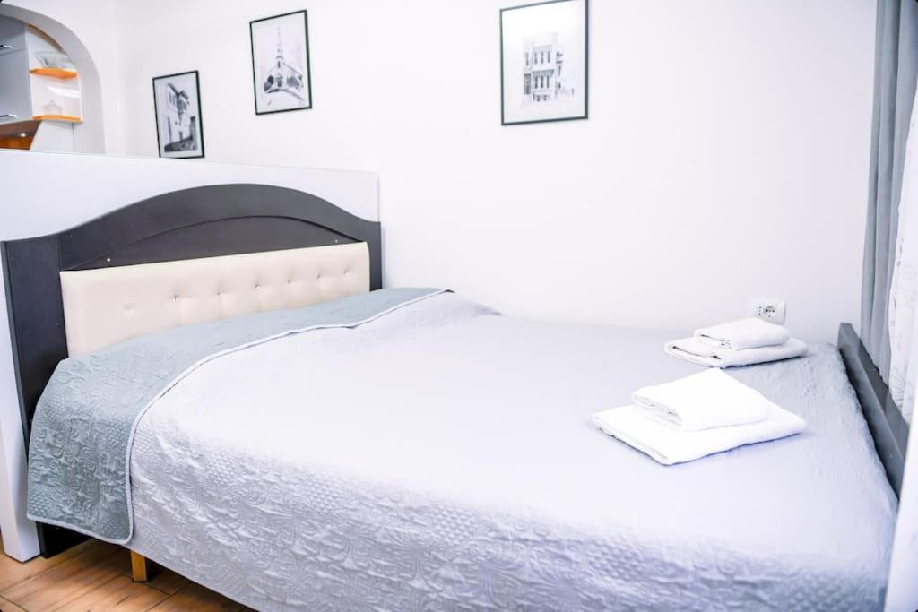Magda Studio In Berat Center Экстерьер фото