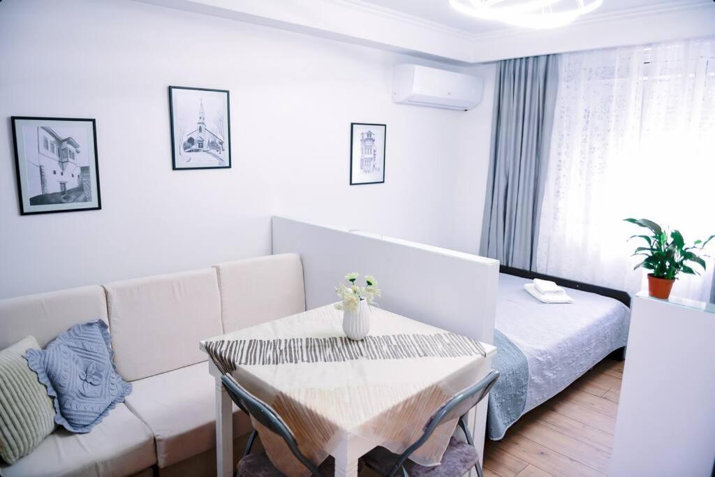 Magda Studio In Berat Center Экстерьер фото